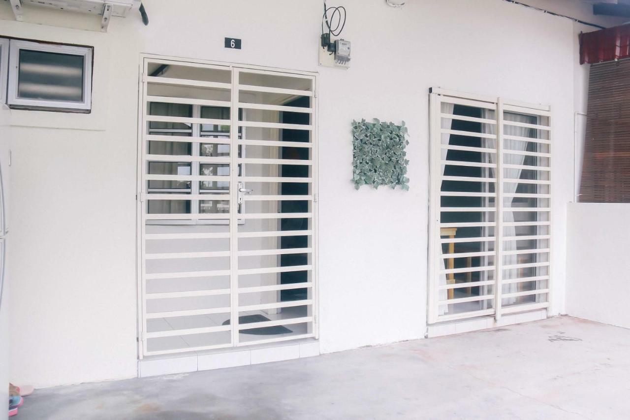 Thedaun Homestay Seri Iskandar, Perak Exterior photo
